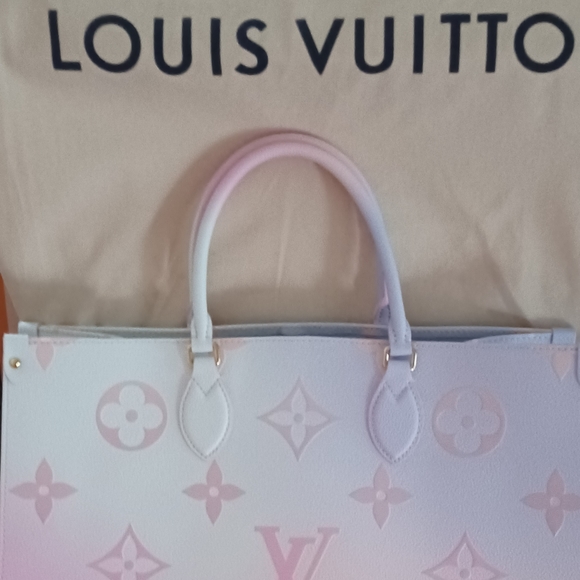 Authentic Louis Vuitton Handbag - Picture 8 of 9